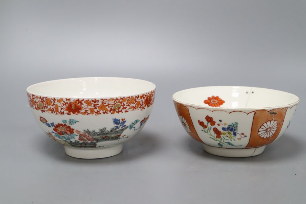 A Japanese Kakiemon bowl and a Worcester Kakiemon-style bowl, tallest 8cm